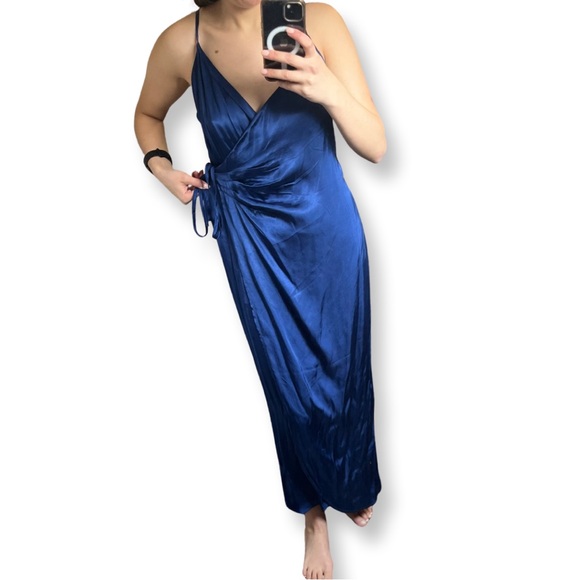 Satin wrap dress - Picture 1 of 8